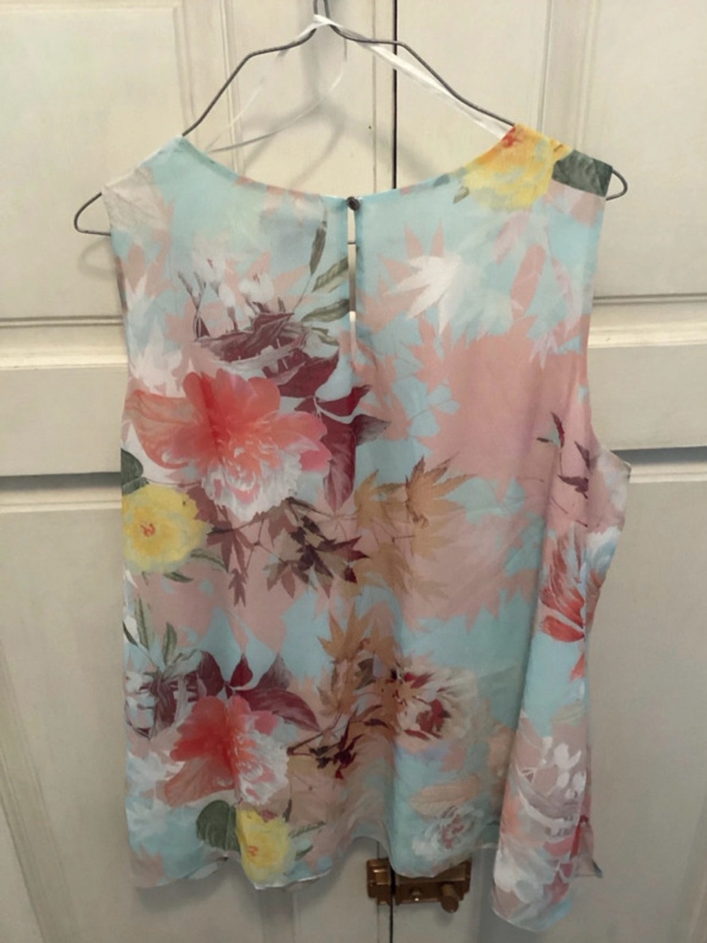 Vince Camuto Pastel Floral Sleeveless Camisole in Light Blue - Picture 4 of 4